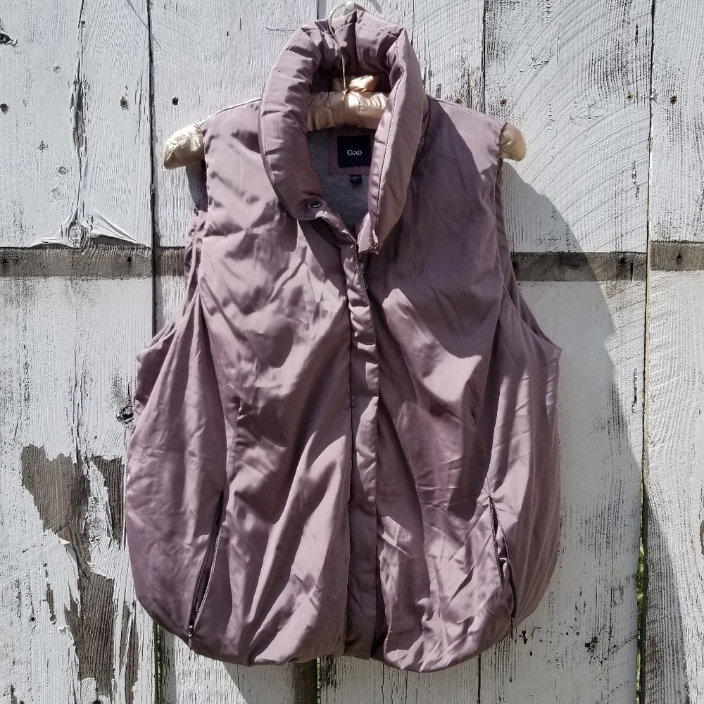 Gap puffy vest size L
